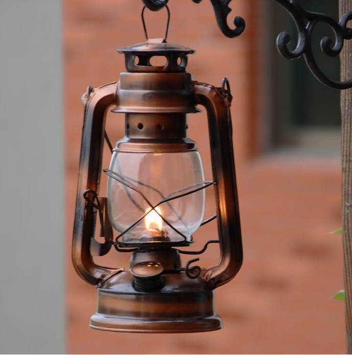Vintage Iron Kerosene Lantern – Outdoor Camping & Home Decor Light