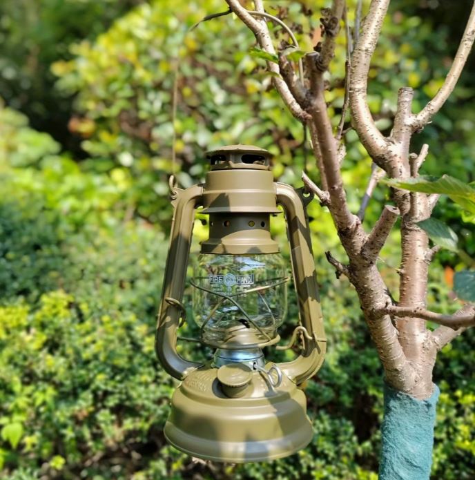 Vintage Hurricane Kerosene Lantern – Metal Outdoor Camping & Emergency Light